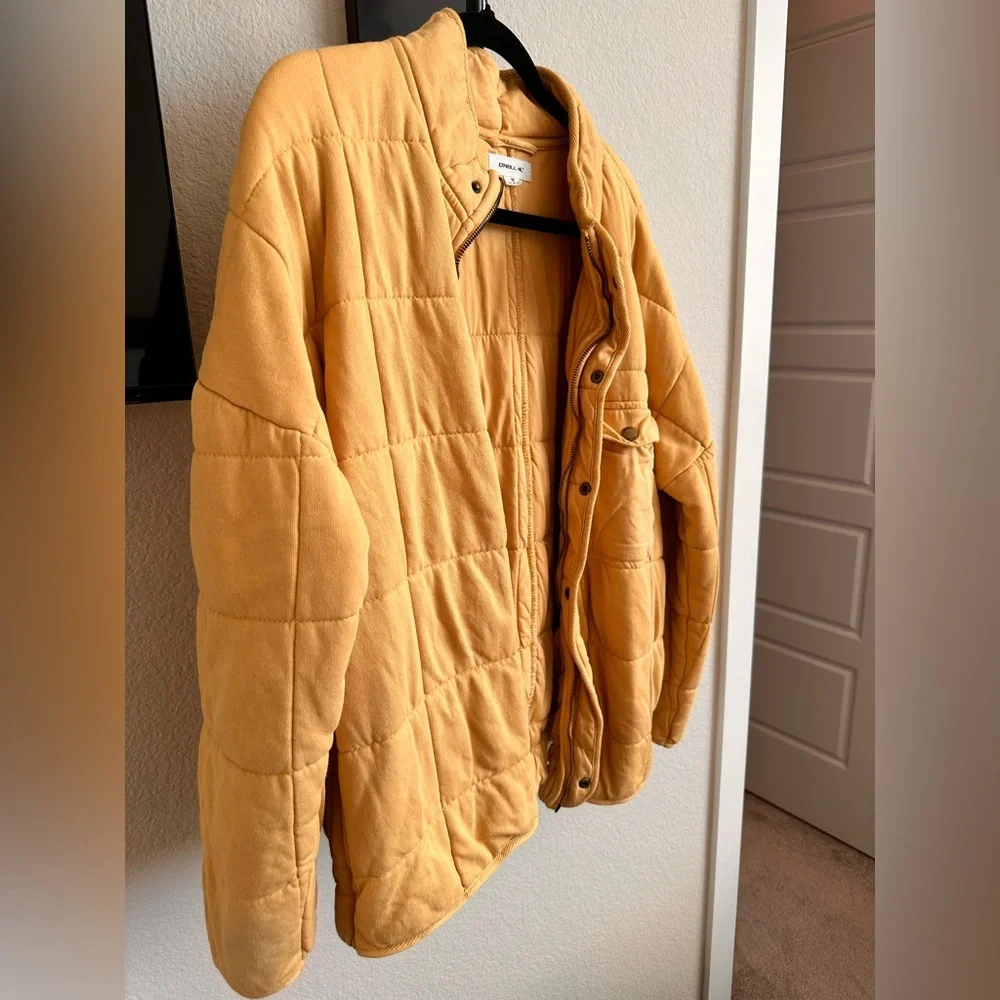 O’Neill Mable quilted jacket. Women’s size medium. Golden yellow color - Picture 3 of 6